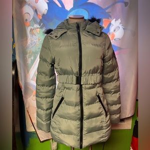 Hello I am selling a only once used XS gray color teal puffer coat